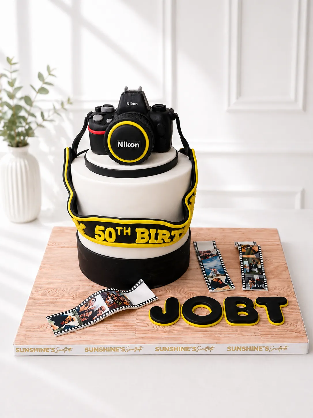Nikon-Inspired Camera Cake | Photography Birthday Cake | 01