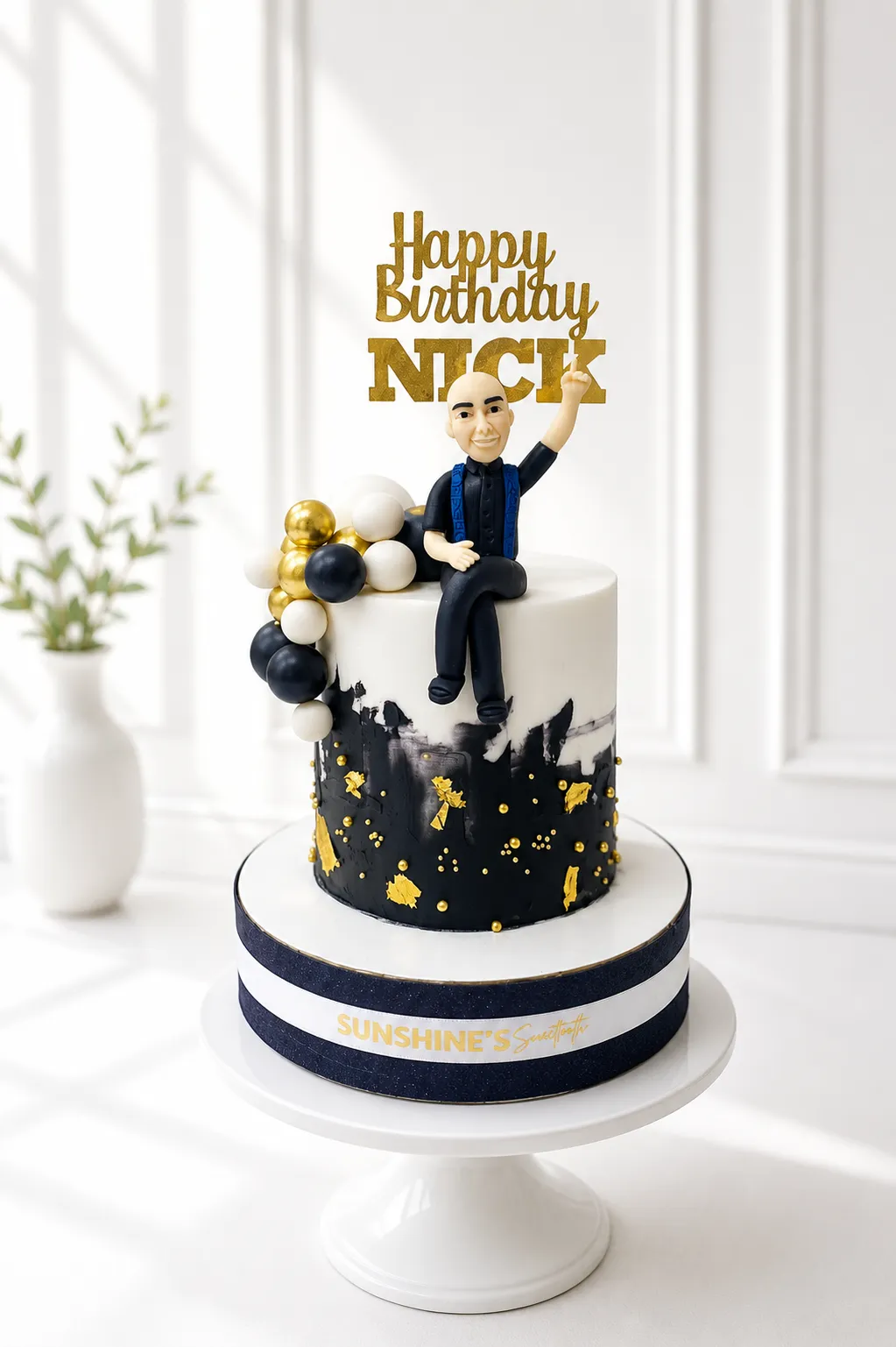 Black & Gold Birthday Cake for Men | Luxury Cake | 04